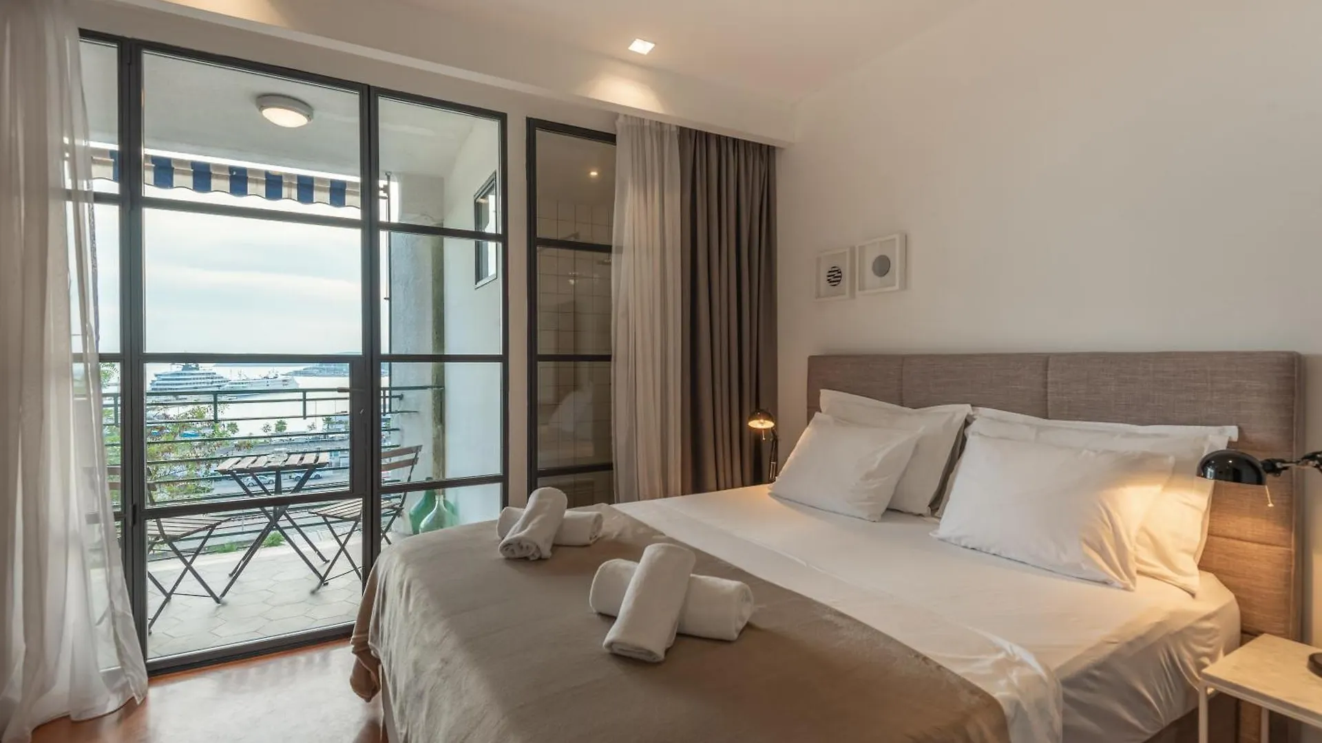 Bregos Superior Apartment - Unique Design 3-Br - Unbelievable Panoramic View Of Split - Walking Distance From Unesco Palace And Bacvice Beach - Free Parking - Buralux Properties
