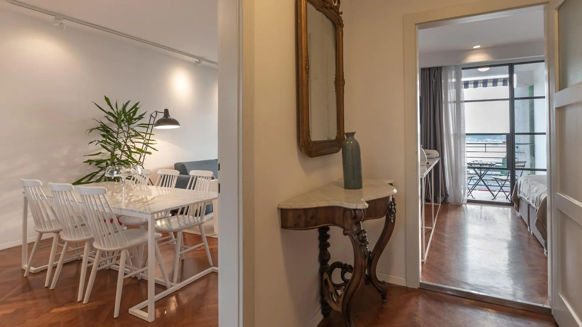 Bregos Superior Apartment - Unique Design 3-Br - Unbelievable Panoramic View Of Split - Walking Distance From Unesco Palace And Bacvice Beach - Free Parking - Buralux Properties