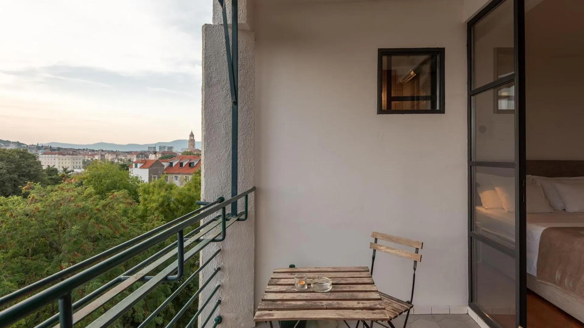 Bregos Superior Apartment - Unique Design 3-Br - Unbelievable Panoramic View Of Split - Walking Distance From Unesco Palace And Bacvice Beach - Free Parking - Buralux Properties