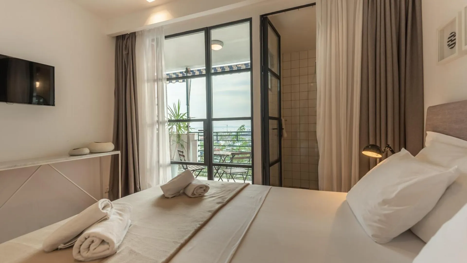 Bregos Superior Apartment - Unique Design 3-Br - Unbelievable Panoramic View Of Split - Walking Distance From Unesco Palace And Bacvice Beach - Free Parking - Buralux Properties